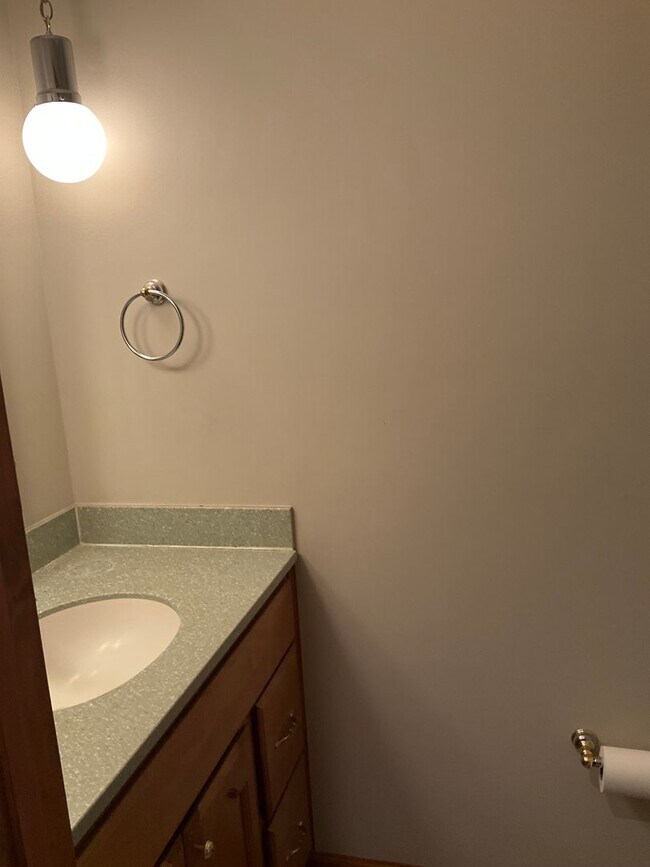 Building Photo - 4-Bedroom Home with 2 Full + 2 Half Baths ...