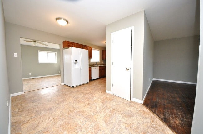 Building Photo - Freshly updated 3 Bedroom Home with a Full...