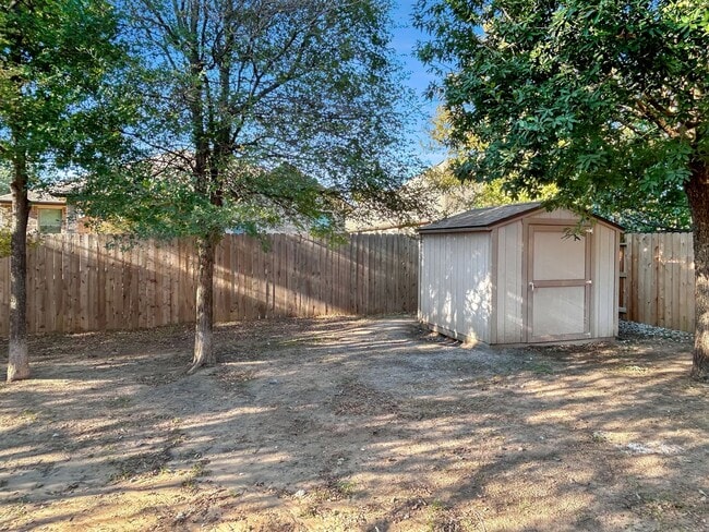 Building Photo - Spacious and Stylish in Schertz!