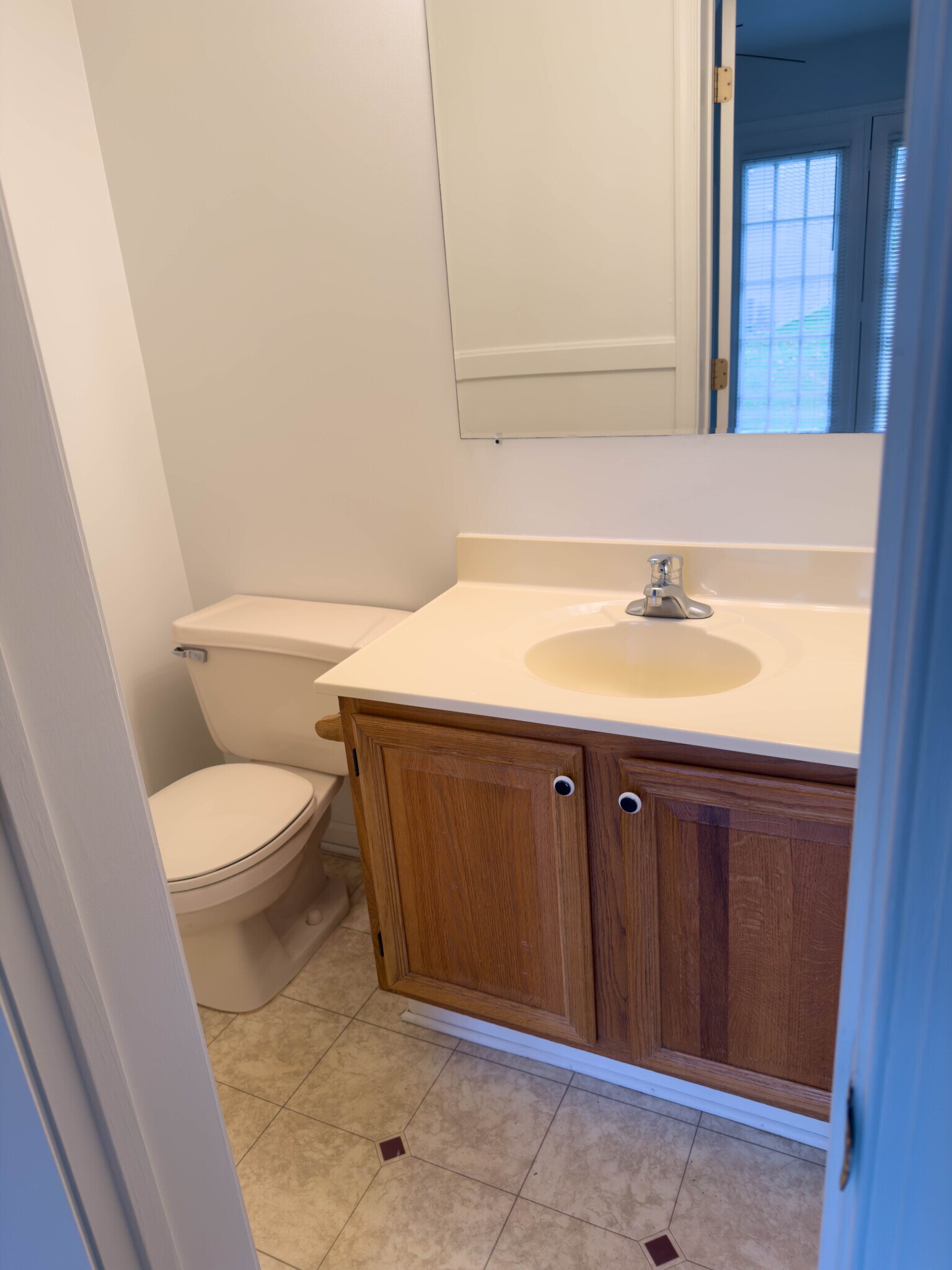 Building Photo - 80 Diller Ave