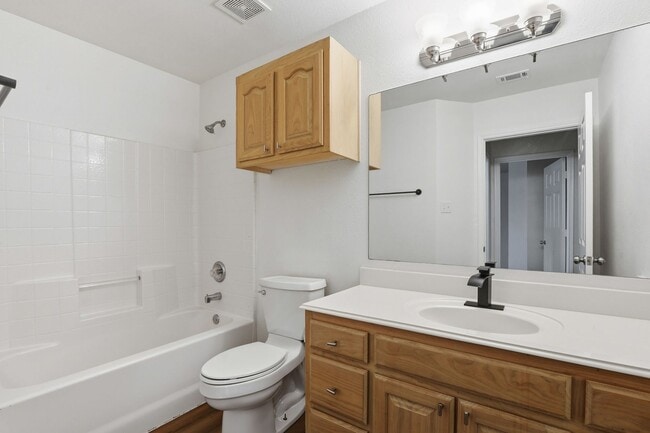 Building Photo - 1502 Sharron Ct