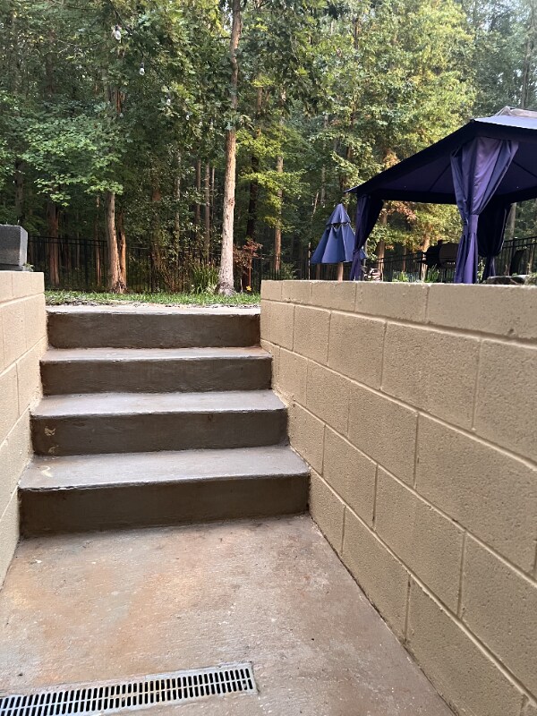 Building Photo - 353 Daleview Dr