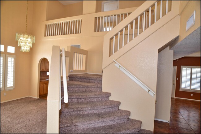 Building Photo - 2041 Shadow Ridge Dr