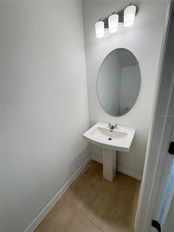Building Photo - 15092 Cuzcorro Ct