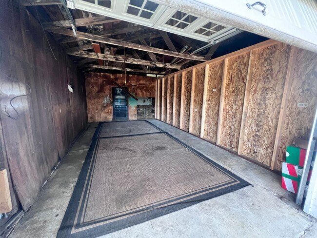 Building Photo - Fully Updated Home in San Leandro Available for Rent!!