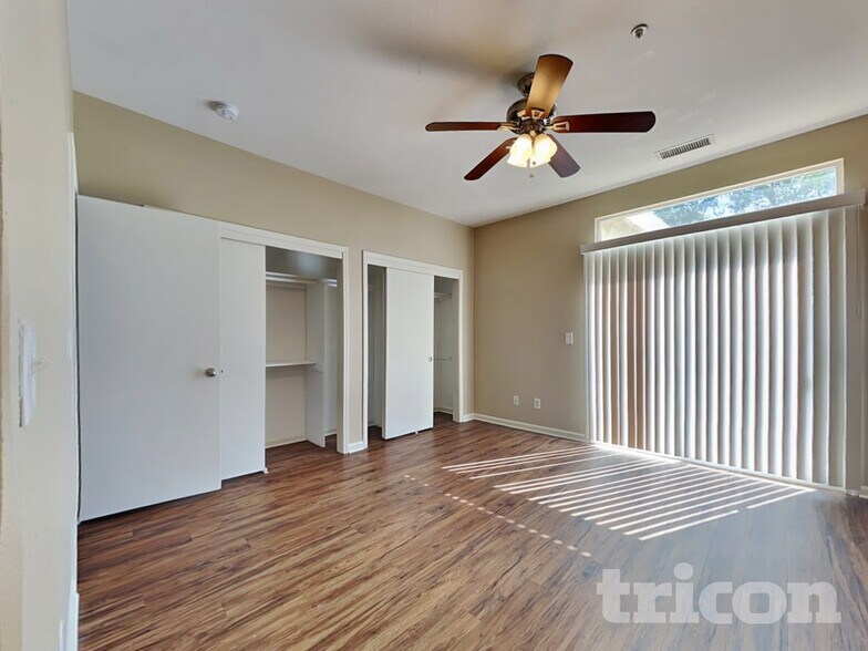 Building Photo - 408 Falcon Dr