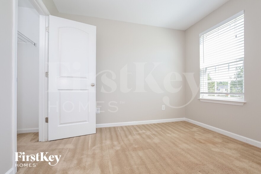 Building Photo - 1865 Pk Mdw Cir