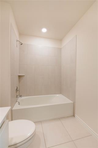 Building Photo - 2028 Deya Dr