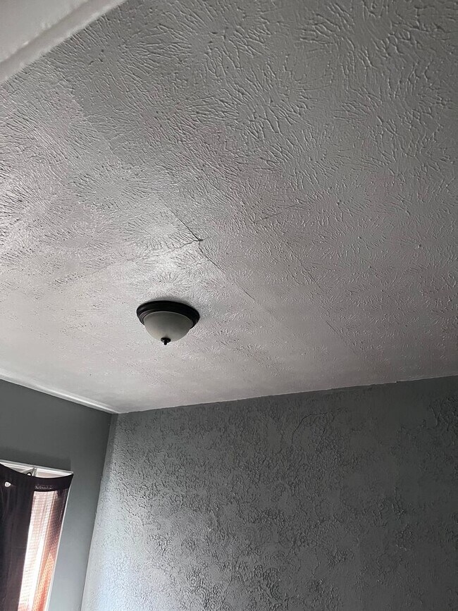 Building Photo - 12706 Iowa Ave