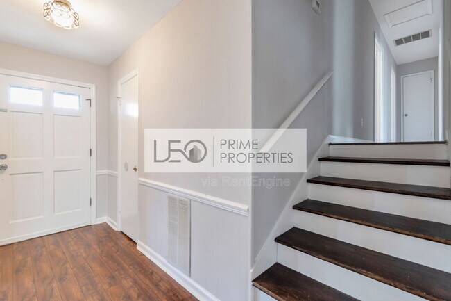 Building Photo - 2816 Deerwood Trail