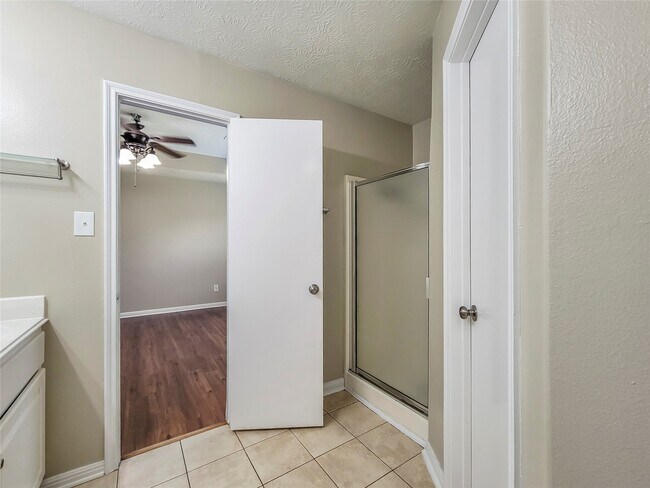 Building Photo - 16393 Many Trees Ln