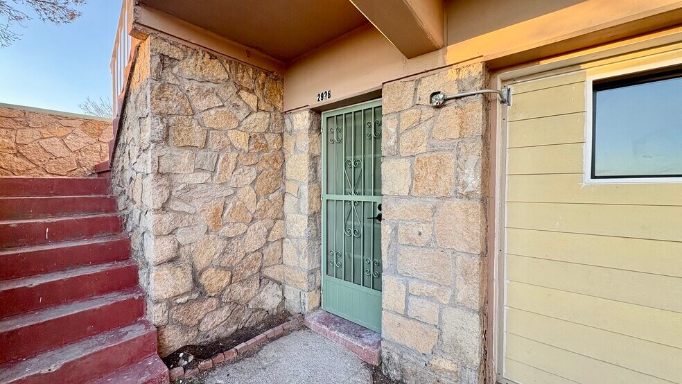Building Photo - 2928 Piedmont Dr