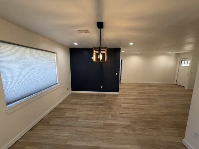 Building Photo - 4502 Jordan Ave