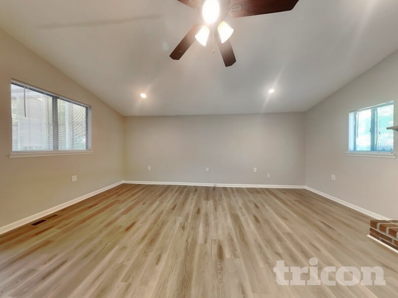 Building Photo - 6971 Springwood Dr