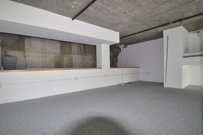 Building Photo - 156 Porter St