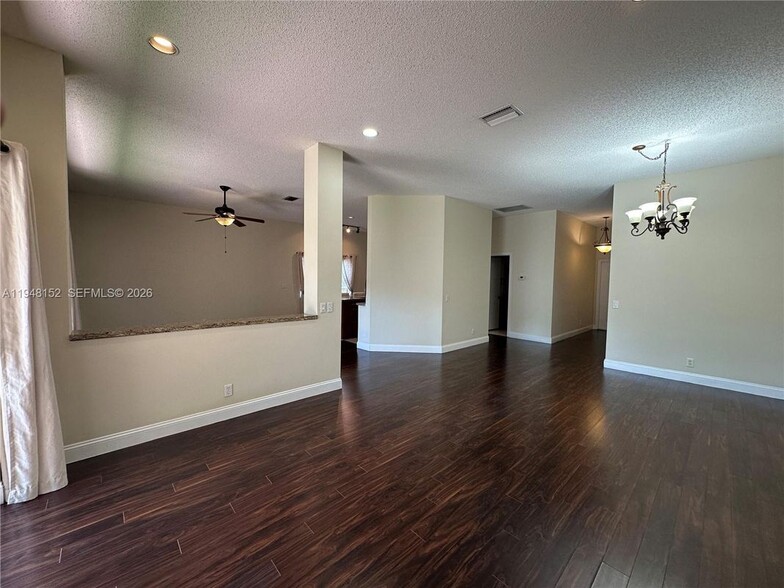 Building Photo - 4192 Laurel Ridge Cir