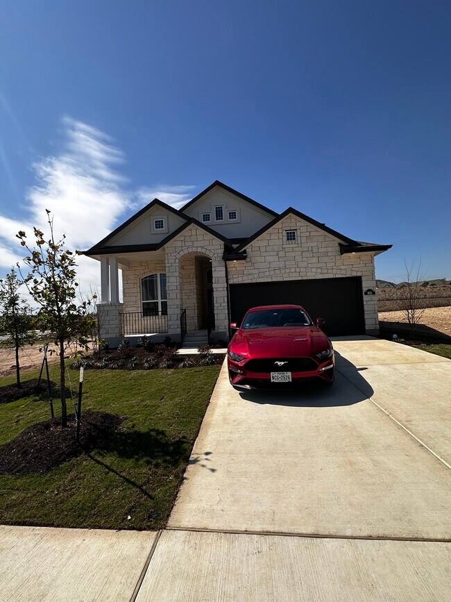 Building Photo - 905 Leaning Oak Ln
