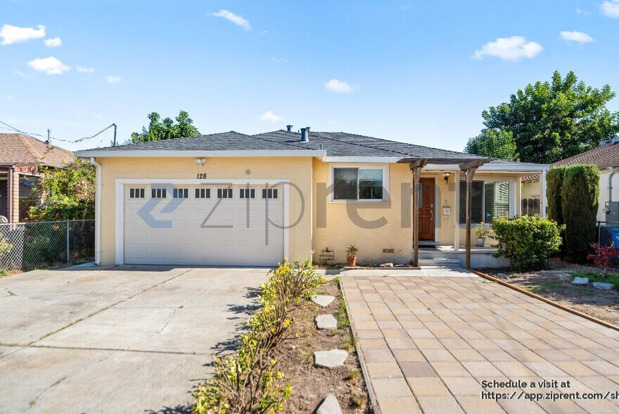 Building Photo - 128 Azalia Dr