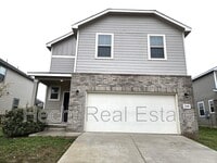 Building Photo - 2440 Ayers Dr