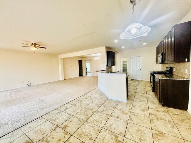 Building Photo - 9947 Valance Way