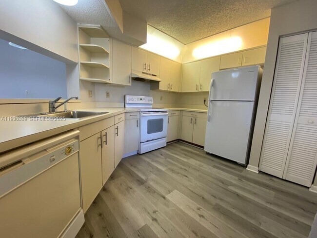 Building Photo - 1149 Independence Trail