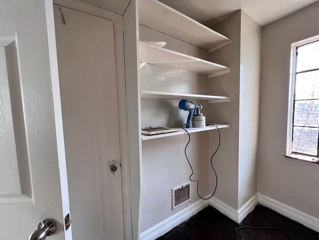 Building Photo - 3 Bedroom 1 Bath Home in Detroit