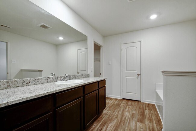 Building Photo - 11027 Chatham Ct