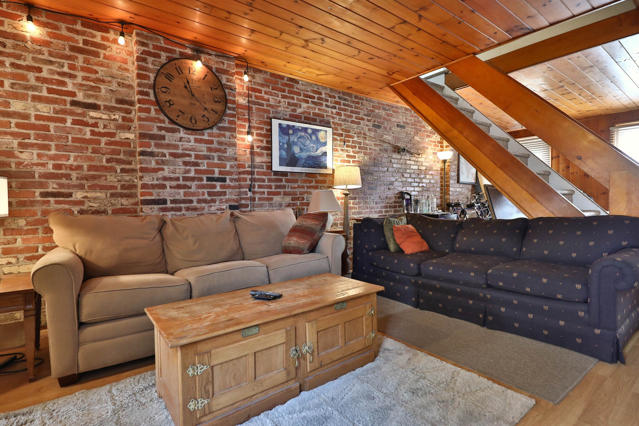 Building Photo - 204 Baldwin St