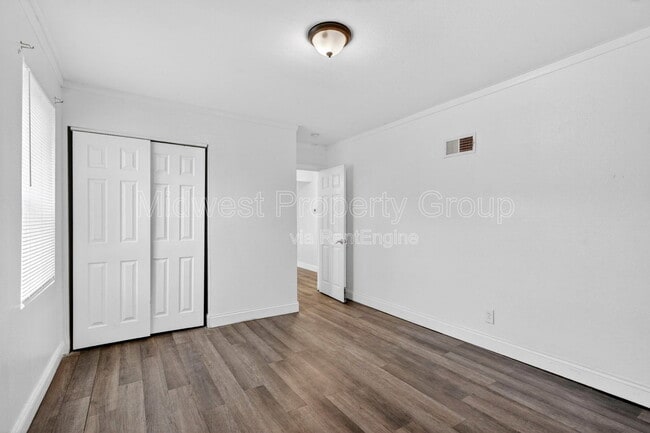 Building Photo - 2352 Rockdale Ave