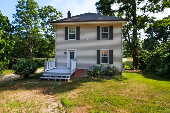 Building Photo - 549 Boston Post Rd