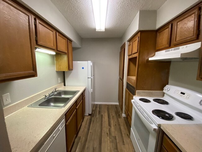 Building Photo - 1 bed 1 bath unit for rent in Dallas!