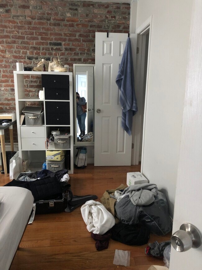 Building Photo - 12 Garden St