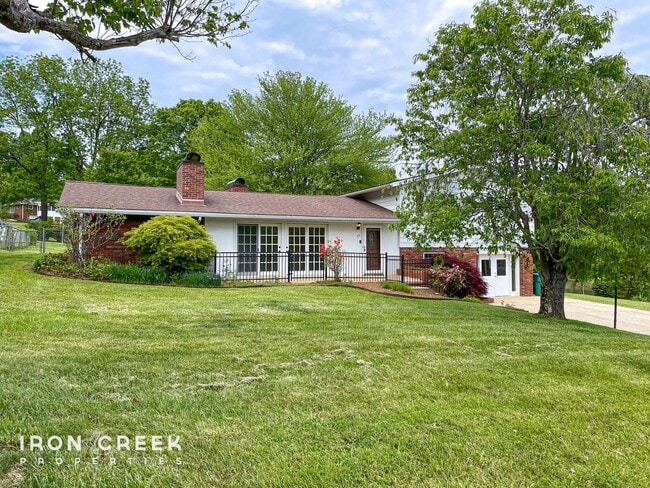 Primary Photo - Spacious Three-Bedroom on a Beautiful Lot ...