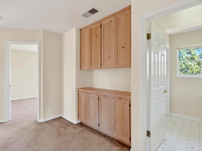 Building Photo - 5794 Owl Hill Ave