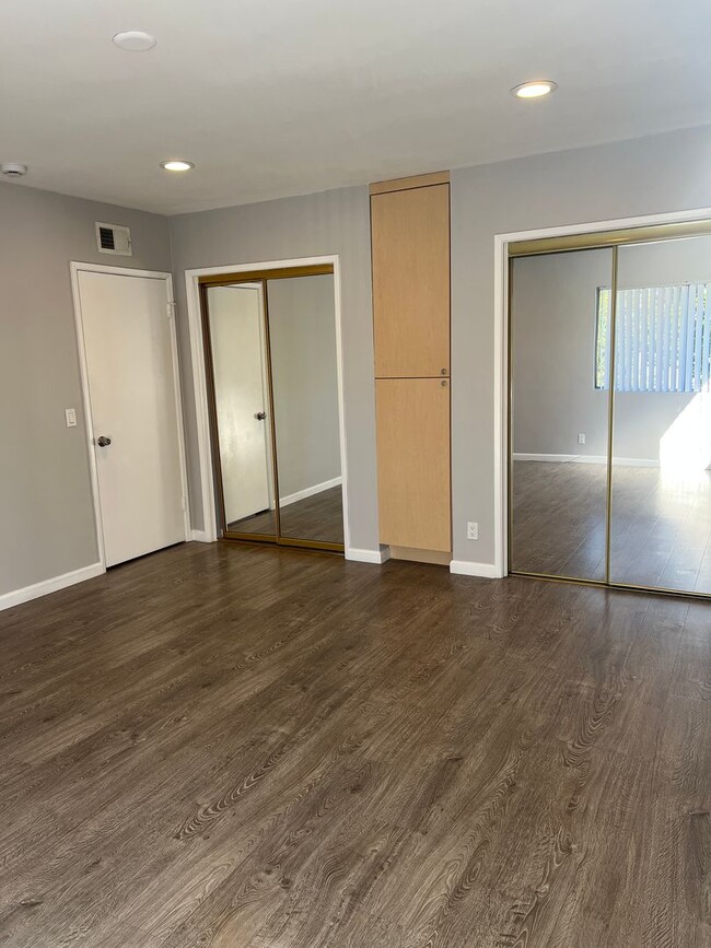 Building Photo - 1162 Raymond Ave