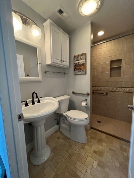 Building Photo - 18 Vista Palm Ln