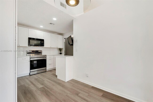 Building Photo - 7370 NW 61st Terrace