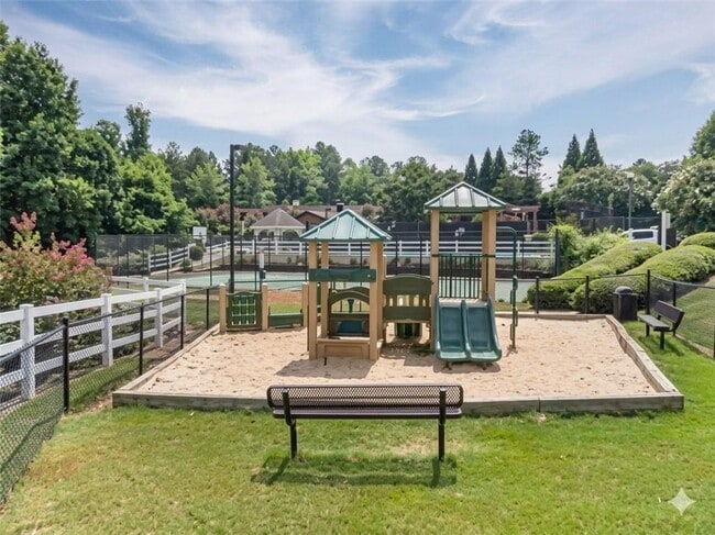 Building Photo - 1975 Hoods Fort Cir NW