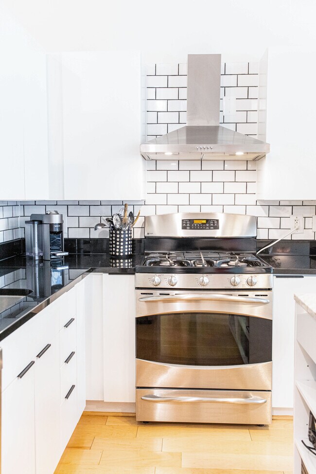 Primary Photo - 811 4th St NW