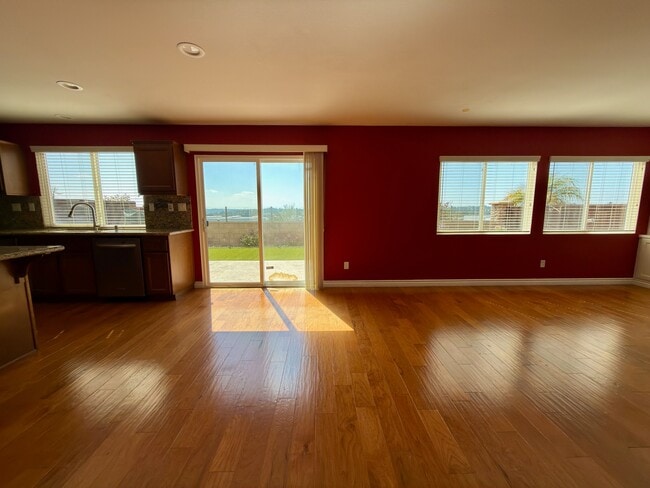Building Photo - 874 Via La Venta