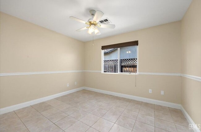 Building Photo - Beautiful Home in the Gated Community of G...