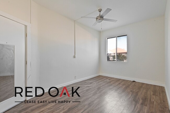 Building Photo - Fabulous One Bedroom with High Ceilings, L...