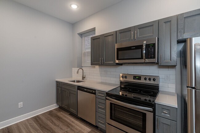 Building Photo - 846 N 41st St