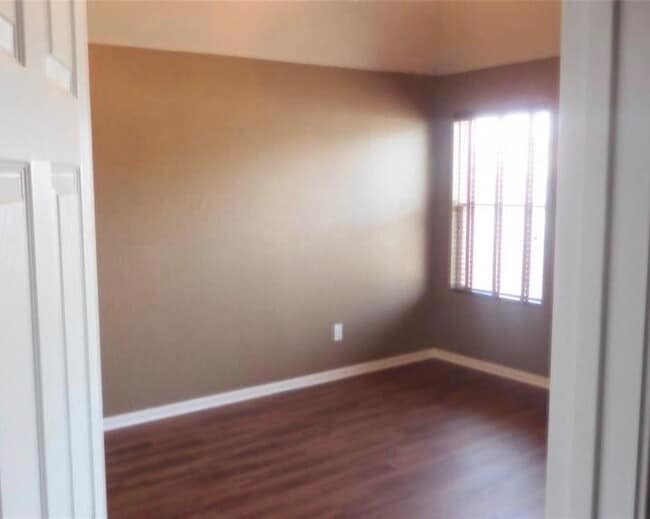 Building Photo - 5011 Forest Hurst Glen