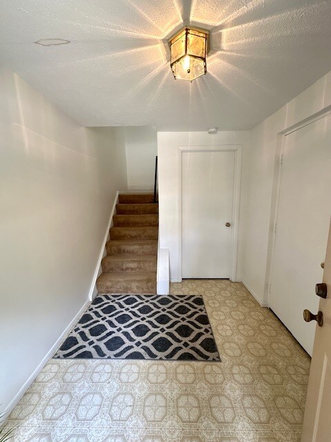 Building Photo - 7351 Beacon Hill Dr