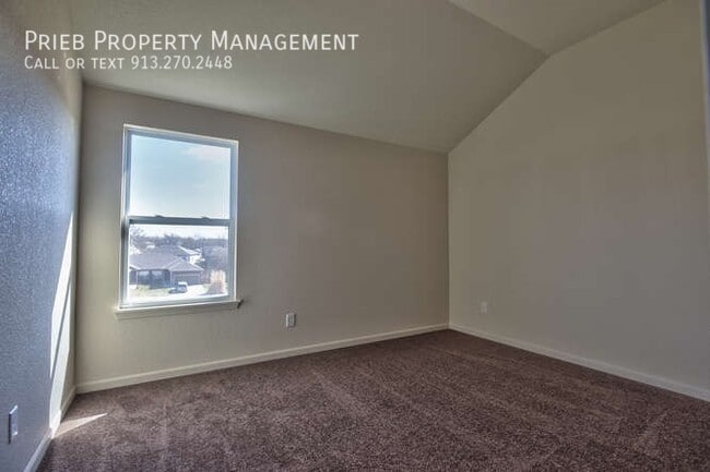 Building Photo - 214 N Ferrel St