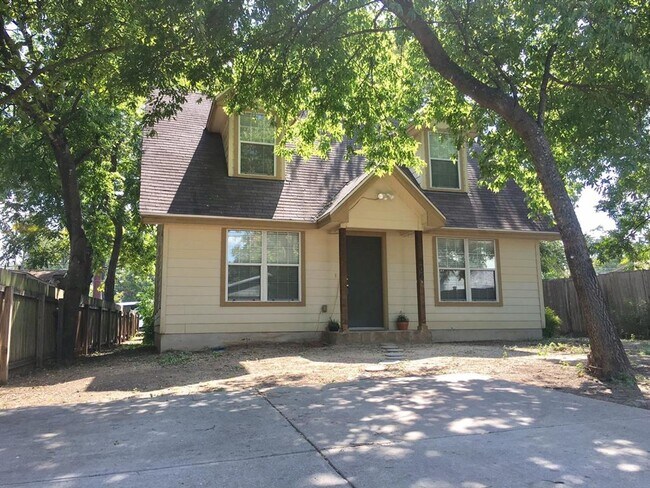 Building Photo - 506 E 38th St