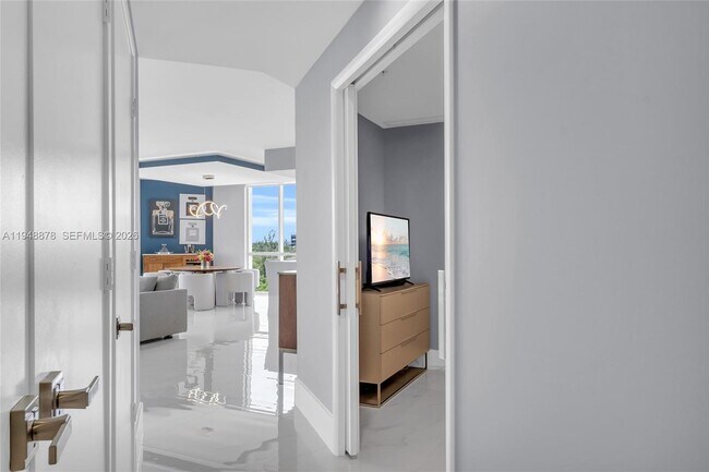 Building Photo - 17111 Biscayne Blvd