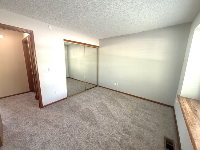 Building Photo - Wonderful 2 Bedroom and Loft on Large Lot and Backs to Open Space!