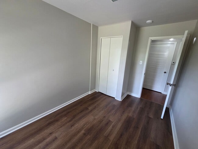 Building Photo - 3135 Rosedale Blvd